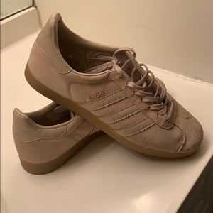 Adidas men’s gazelle sneakers size 9.5 tan suede